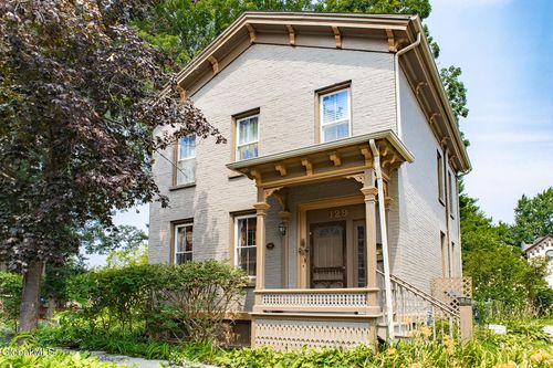 129 Spring St, Saratoga Springs, NY, 12866-3301 | Card Image