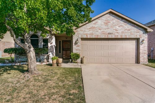1065 Harriman Drive, Saginaw, TX, 76131 | Card Image