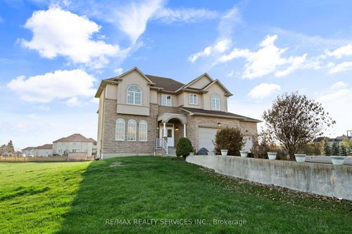 5 Farina Dr, Brampton, ON, L6P0E3 | Card Image