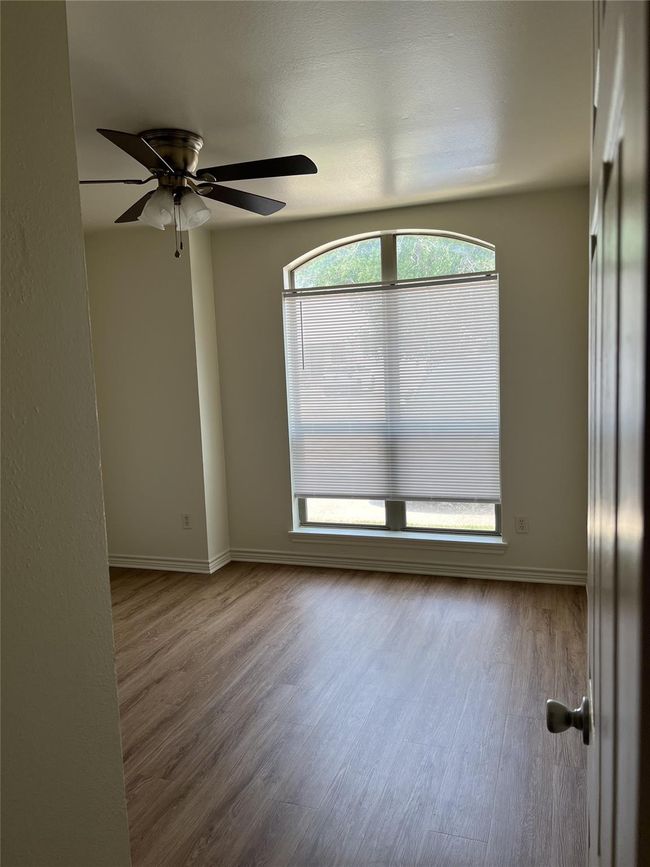712 N N Sharp Street, Home with 3 bedrooms, 3 bathrooms and 2 parking in Franklin TX | Image 5