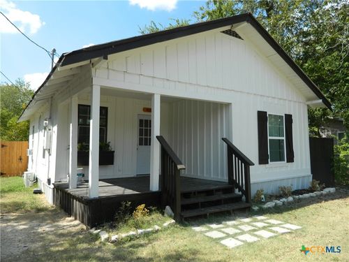 426 Aguila St, Seguin, TX, 78155-4910 | Card Image