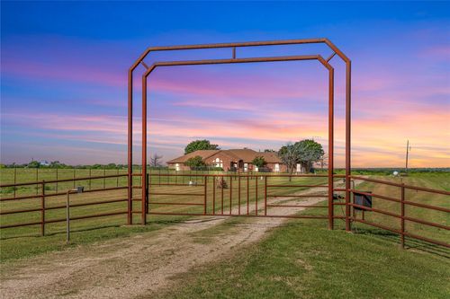 584 S Hanath Kuehl Rd, Riesel, TX, 76682-2514 | Card Image