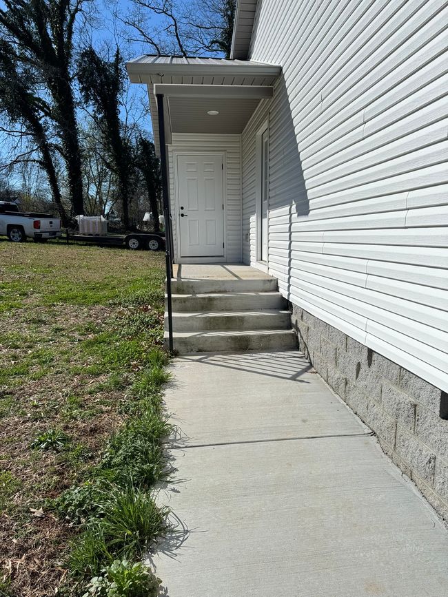 201 Sisk St, Home with 2 bedrooms, 1 bathrooms and null parking in Decherd TN | Image 9