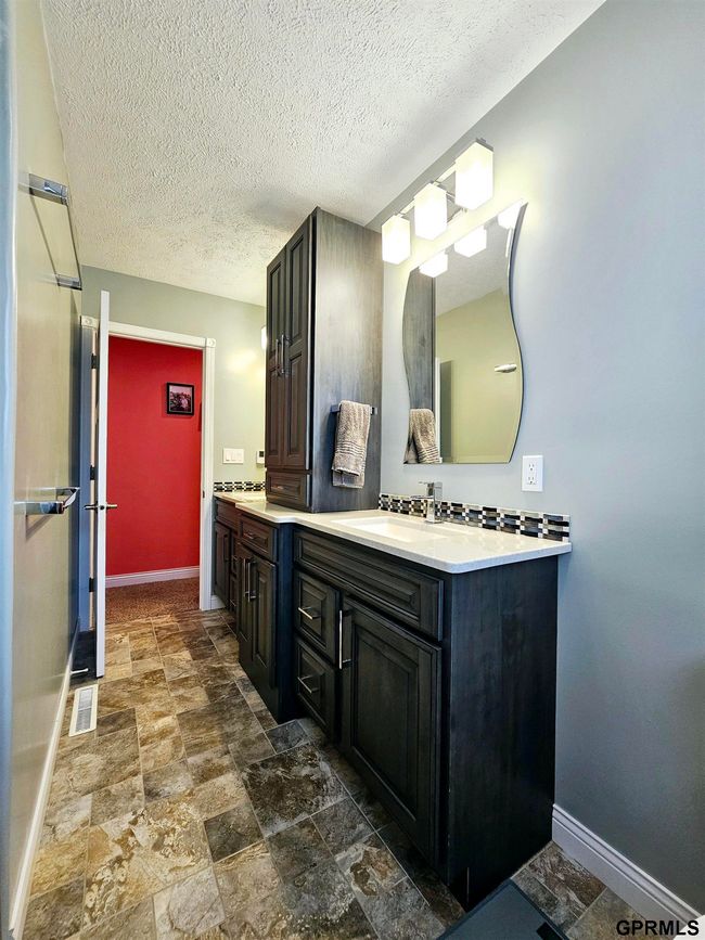 108 W Ridge St, House other with 4 bedrooms, 2 bathrooms and 1 parking in Sutton NE | Image 10