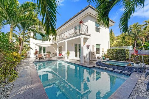 2502 Ne 6th Ave, Wilton Manors, FL, 33305-1109 | Card Image