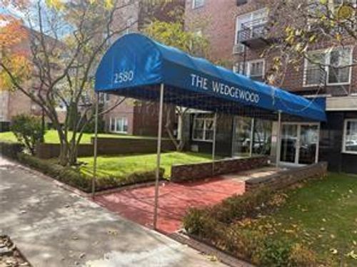 4d-2580 Ocean Pkwy, Brooklyn, NY, 11235-7712 | Card Image