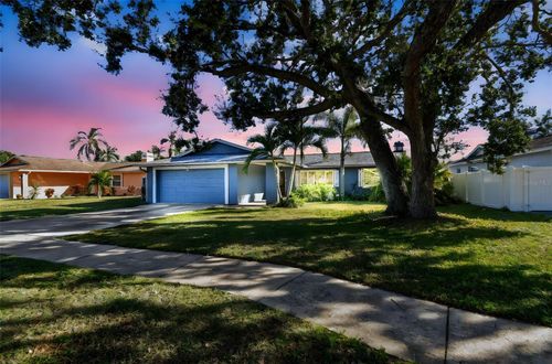 9764 130th Ave, LARGO, FL, 33773-1143 | Card Image