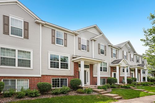 15040 Farnham Ave N, Hugo, MN, 55038-9003 | Card Image