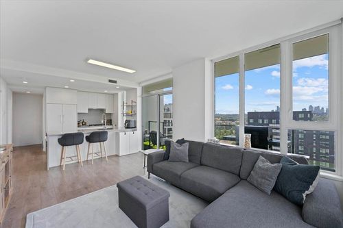 2105-4465 Juneau St, Burnaby, BC, V5C0L8 | Card Image
