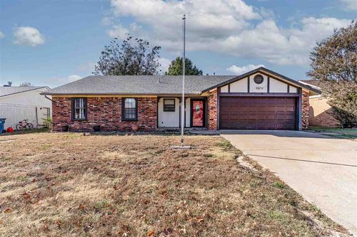 809 Holmes Ave, Cushing, OK, 74023-4705 | Card Image