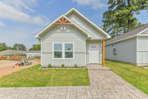 16922 W Forrestal, Montgomery, TX, 77316-6711 | Card Image