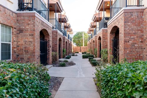 apt-1-2111 Main St, Lubbock, TX, 79401-5904 | Card Image