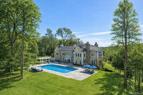 12 Gifford Lake Dr, North Castle, NY, 10504-2701 | Card Image