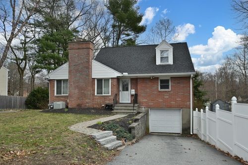 157 Pearl St, Reading, MA, 01867-1733 | Card Image