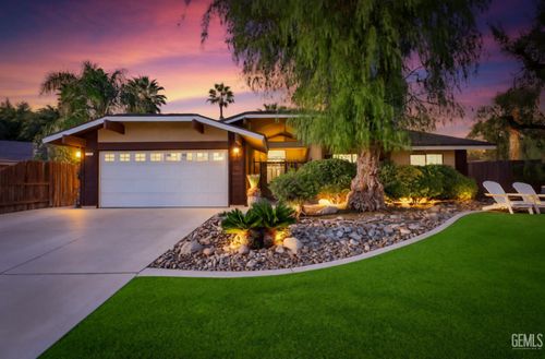 6808 Autumn Ridge Dr, Bakersfield, CA, 93306-7501 | Card Image