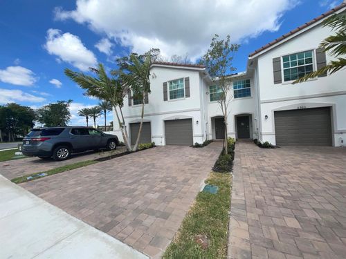 6907 Broadwater Ln, Lake Worth, FL, 33467-8603 | Card Image