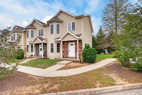 206 Willow Oaks Dr, Elkton, VA, 22827 | Card Image