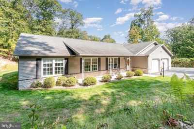 1127 Kuhn Road, House other with 3 bedrooms, 2 bathrooms and null parking in BOILING SPRINGS PA | Image 2