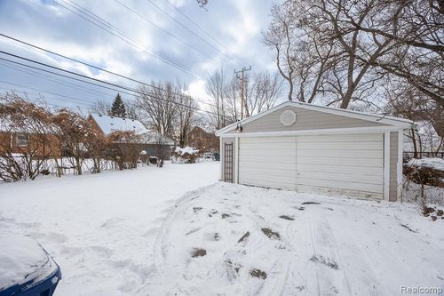 15403 Delaware Ave, Redford, MI, 48239-3973 | Card Image