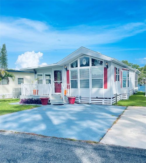 107 Kove Blvd, OSTEEN, FL, 32764-8516 | Card Image