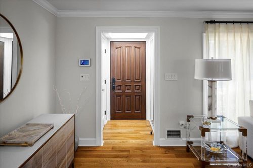 41 Birch St, Port Washington, NY, 11050-4339 | Card Image