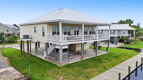 4066 Mindanao St, Bay Saint Louis, MS, 39520-7633 | Card Image