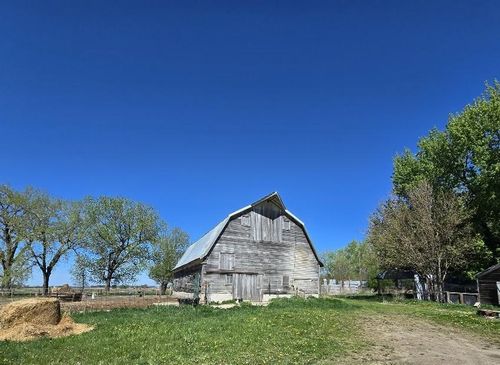 38492 470th Ave, Windom, MN, 56101-3145 | Card Image