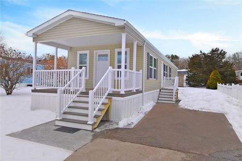 18 Comfort Ln, South Kingstown, RI, 02879-4455 | Card Image