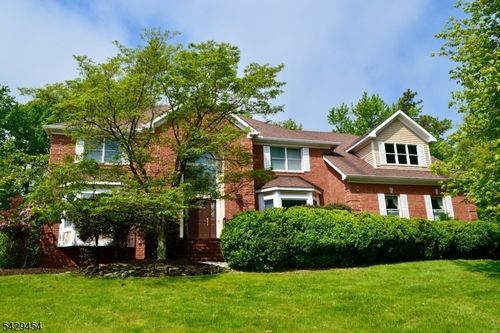 40 Newland Ct, Bridgewater, NJ, 08807-1446 | Card Image