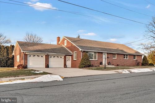 5 E Washington Ave, MYERSTOWN, PA, 17067-1149 | Card Image