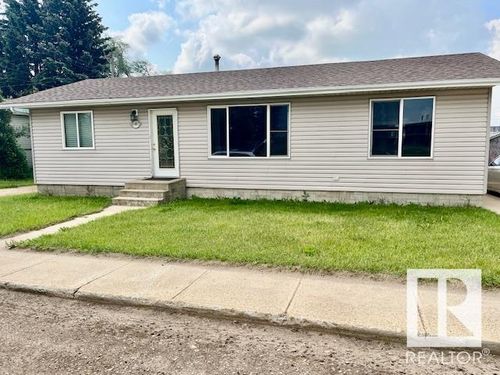 5007 54 Ave, Two Hills, AB, T0B4K0 | Card Image