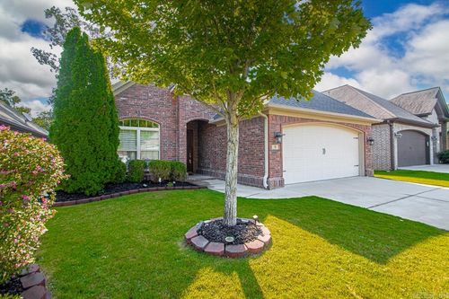 9 Bishop Pl, Little Rock, AR, 72223-4740 | Card Image