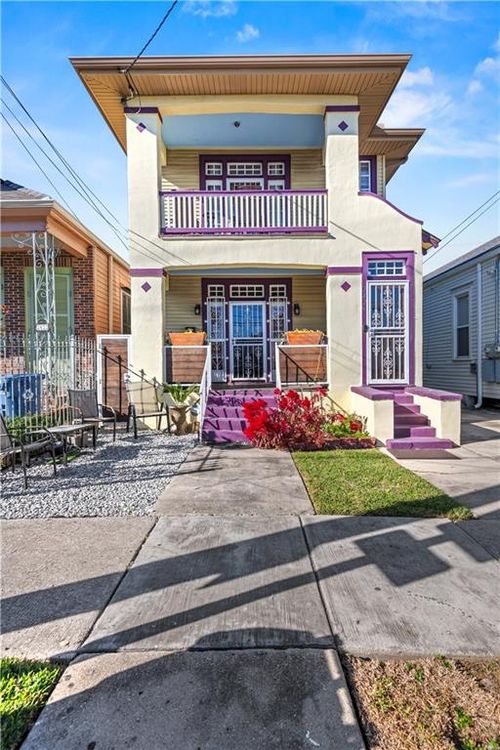 2424 26 Valence Street, New Orleans, LA, 70115 | Card Image