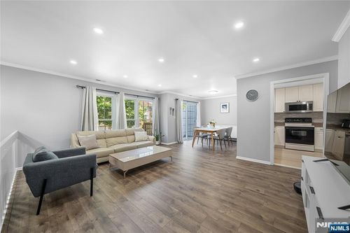 250 Village Circle Dr, Fort Lee, NJ, 07024-2108 | Card Image
