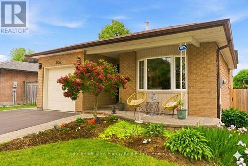 904 Southgate Dr, Oshawa, ON, L1H7Z9 | Card Image