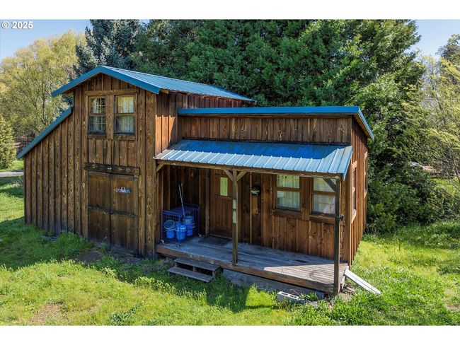 1206 Methodist Rd, House other with 3 bedrooms, 2 bathrooms and 1 parking in Hood River OR | Image 34