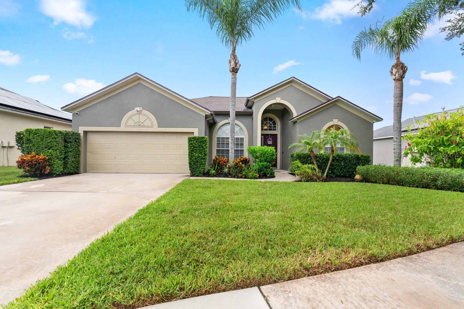 Abbey Grove Dr, Valrico, FL 33594