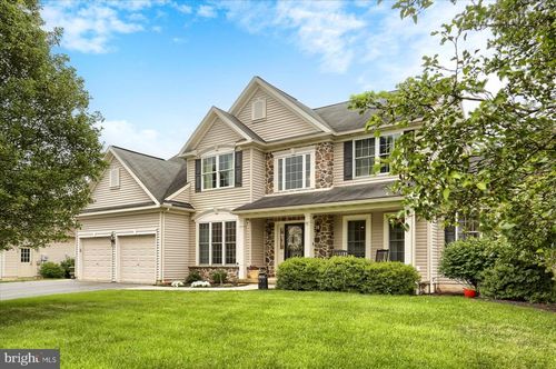 16 Blackberry Ln, PALMYRA, PA, 17078-8657 | Card Image