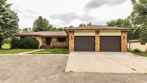 5020 Grassy Ln, Bismarck, ND, 58503-8030 | Card Image