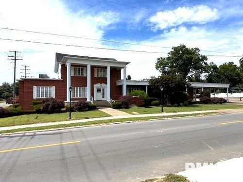 800 N Market St, Marion, IL, 62959-2202 | Card Image