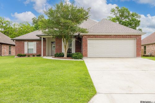 14450 Essen Terrace Dr, Gonzales, LA, 70737-7151 | Card Image