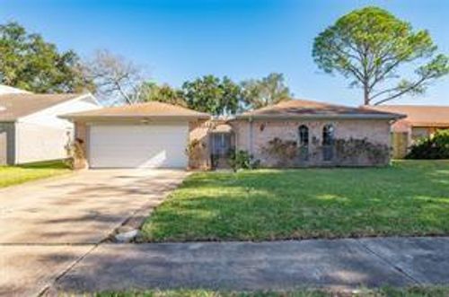 10215 Kirkwren Dr, Houston, TX, 77089-1033 | Card Image