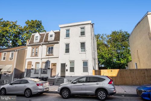 1055 Willow St, NORRISTOWN, PA, 19401-3829 | Card Image