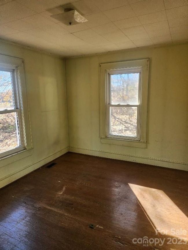 1441 Zion Church Rd, House other with 3 bedrooms, 1 bathrooms and null parking in Hickory NC | Image 4