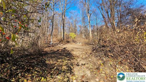 4057 Sherry Hill Rd, HELLERTOWN, PA, 18055-3346 | Card Image