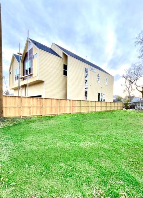 3509 Rogers St, Houston, TX, 77022-5211 | Card Image