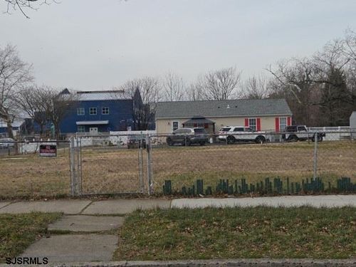 220 S 7th Street, Vineland, NJ, 08360 | Card Image