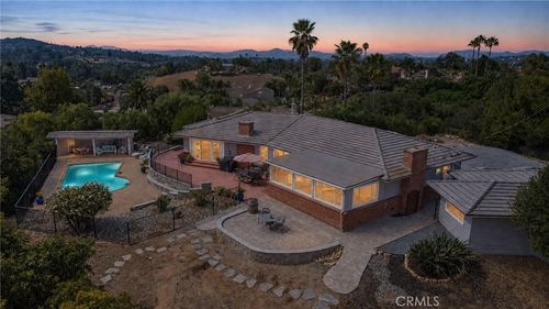 1463 S Citrus Ave, Escondido, CA, 92027-4952 | Card Image