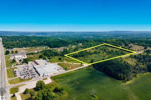 000 Love Rd, Benzonia, MI, 49616 | Card Image