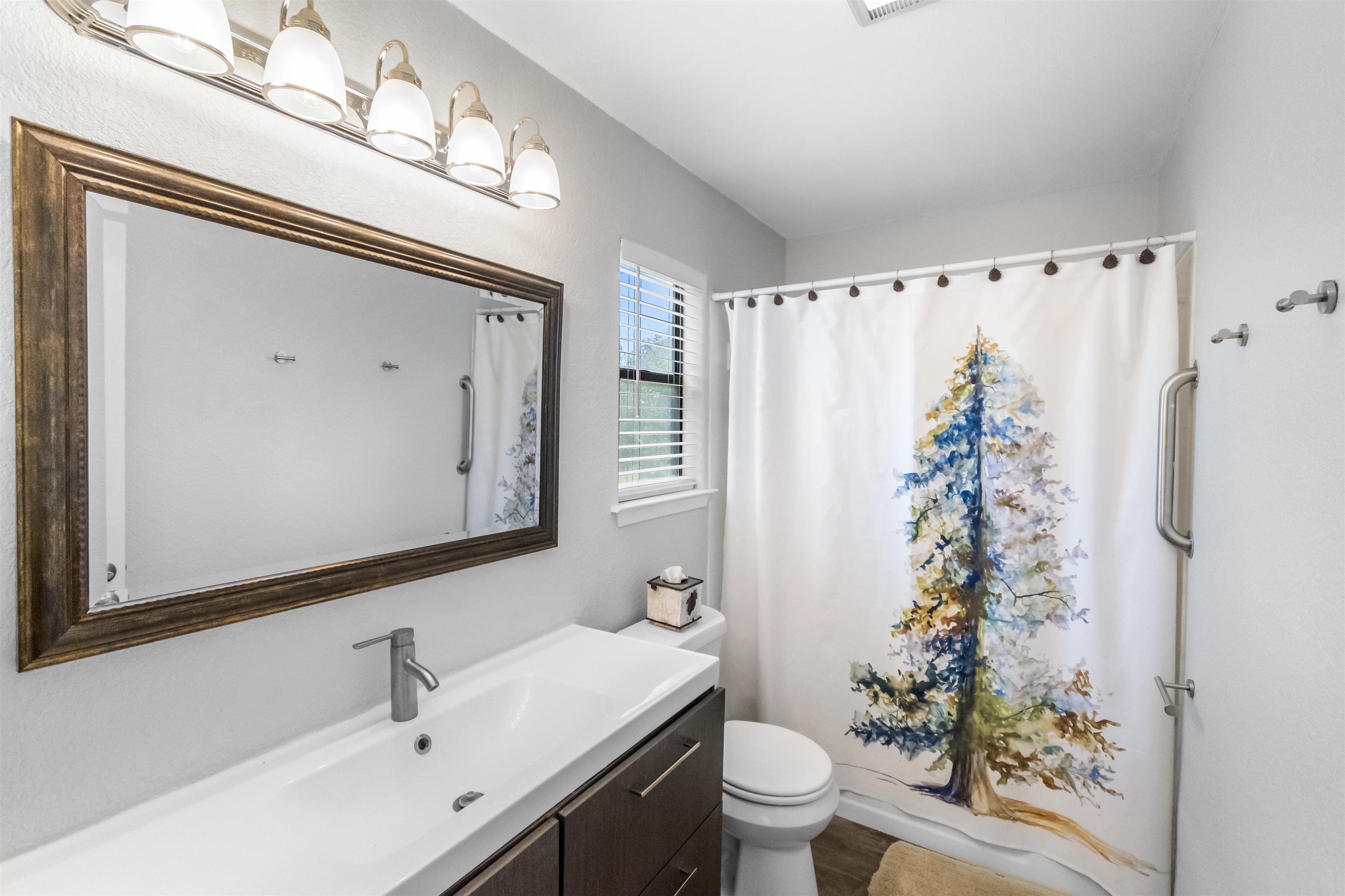Residential in Horseshoe Bay 5